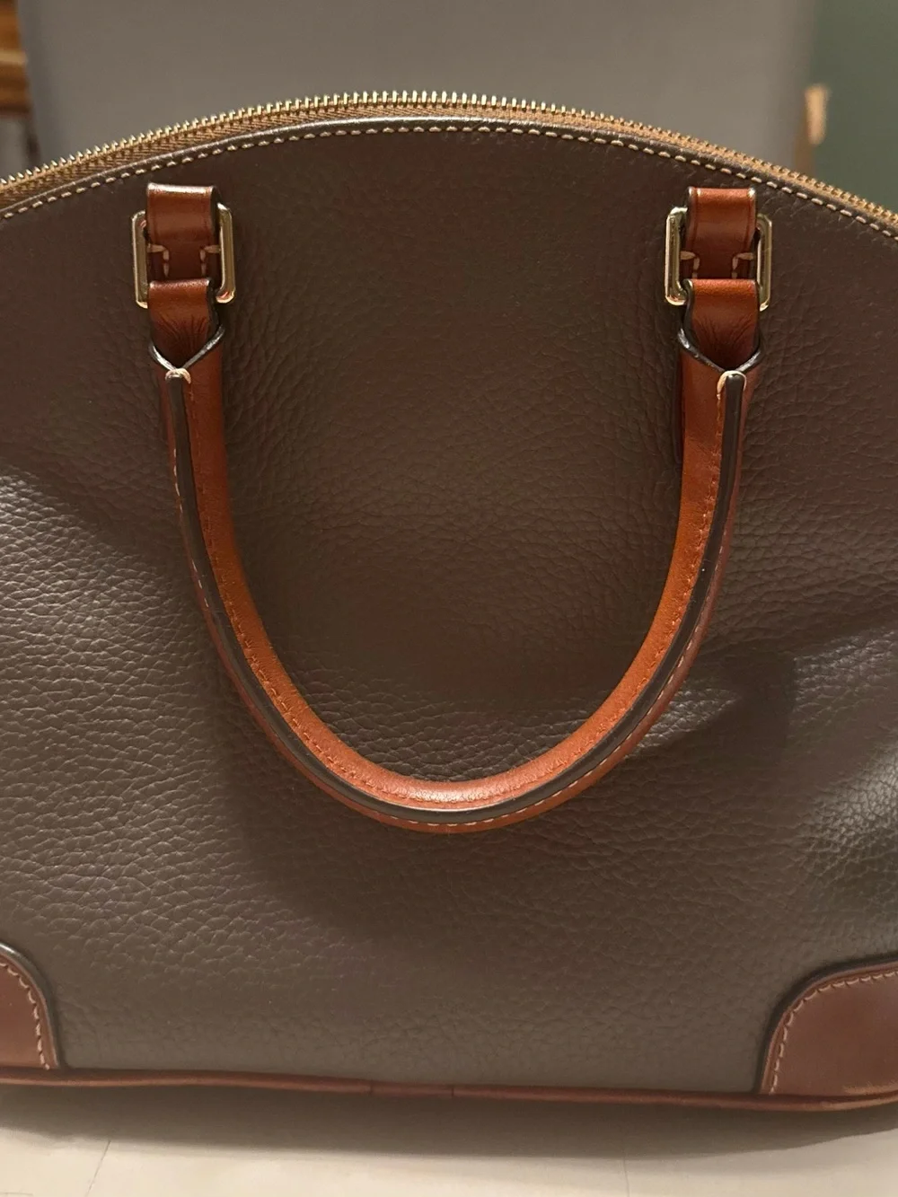 EUC Dooney & Bourke handbag